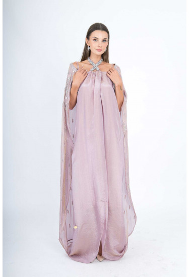 فستان سهرة بتصميم ملكي أنيق