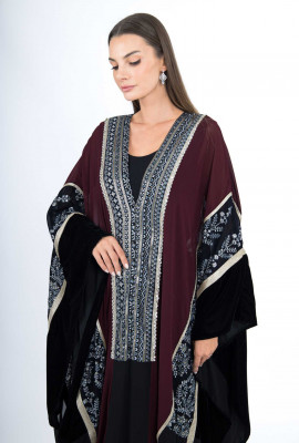 جلابية سهرة بتطريز تراثي وأكمام مخمل جلابية سهرة بتطريز تراثي وأكمام مخمل