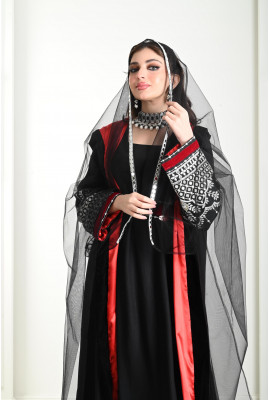 جلابية نسائية بنمط مغربي مميز