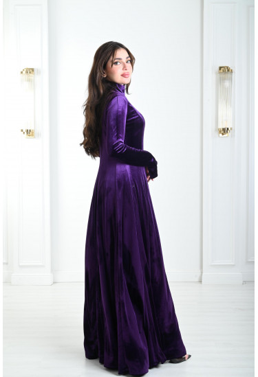 فستان نسائي مخملي بسيط