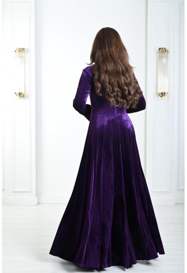 فستان نسائي مخملي بسيط