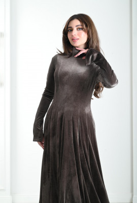 فستان نسائي مخملي بسيط