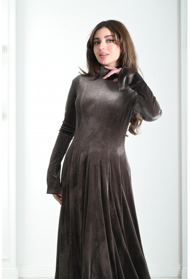 فستان نسائي مخملي بسيط