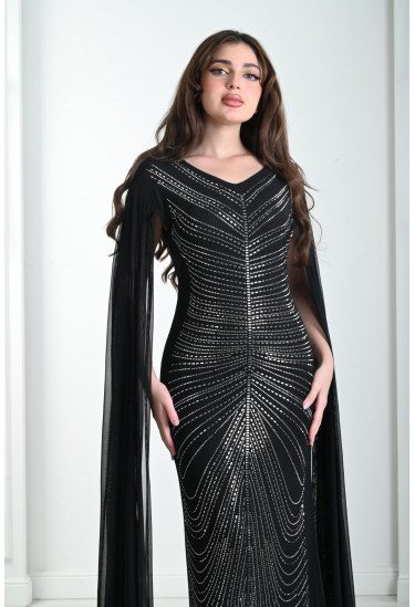 فستان سهرة مطرز بأكمام كيب طوبلة