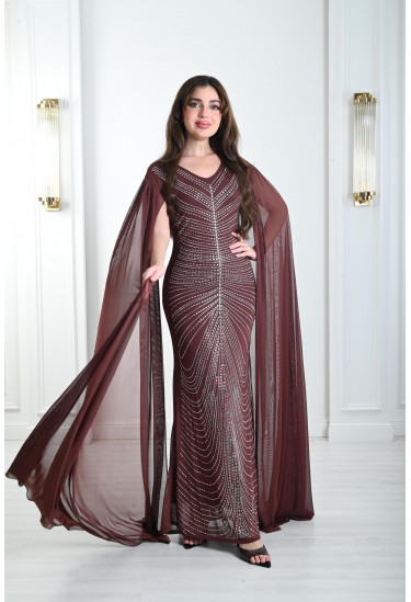 فستان سهرة مطرز بأكمام كيب طوبلة