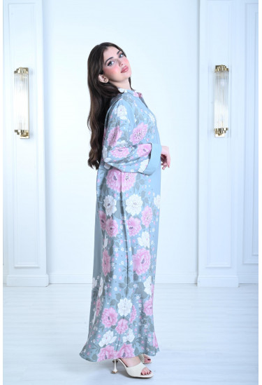 جلابية منقوشة بزهور كبيرة جلابية منقوشة بزهور كبيرة