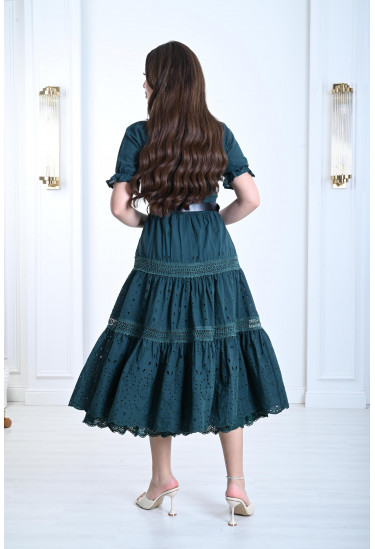 فستان ميدي نسائي بأدوار كشكشة واسعة فستان ميدي نسائي بأدوار كشكشة واسعة