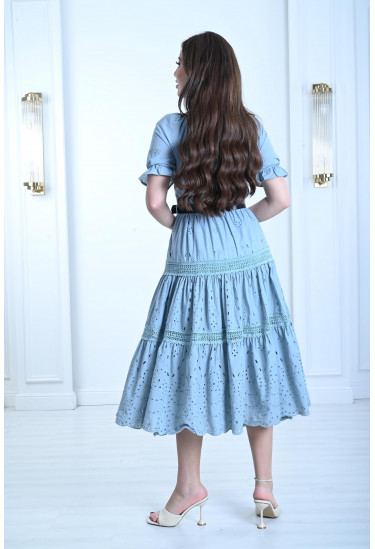 فستان ميدي نسائي بأدوار كشكشة واسعة فستان ميدي نسائي بأدوار كشكشة واسعة