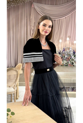 فستان نسائي بأطلالة فاخرة