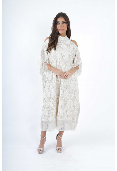 جلابية سهرة أنيقة مزينة بهدب كثيف والنقوش الراقية