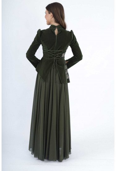 فستان مخملي بتصميم راقي