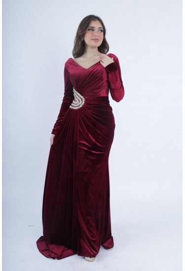 فستان مخملي مطرز