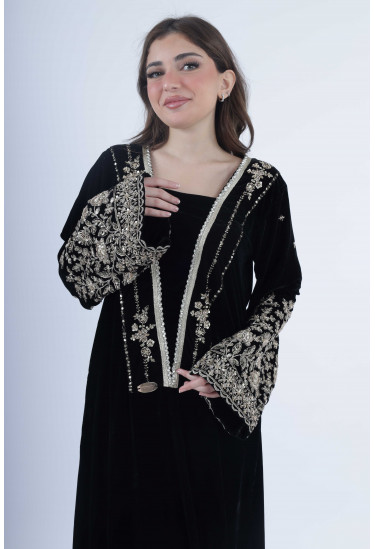 جلابية مخملية فاخرة بتطريز فضي راقٍ جلابية مخملية فاخرة بتطريز فضي راقٍ