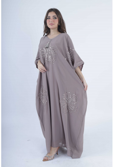 جلابية نسائية مطرزة بالخرز نمط زهرة 