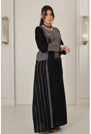 جلابية نسائية بتطريز شرقي مميز