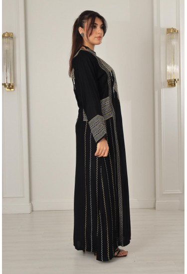 جلابية نسائية بتطريز شرقي مميز