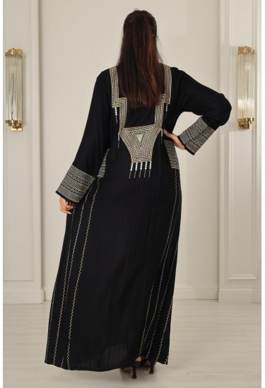 جلابية نسائية بتطريز شرقي مميز