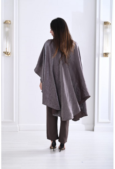 طقم أنيق بكيب مطرز راقي