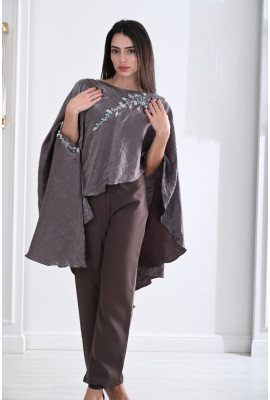 طقم أنيق بكيب مطرز راقي طقم أنيق بكيب مطرز راقي