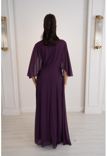 فستان سهرة أنيق بتصميم فاخر وتطريز راقٍ على الخصر