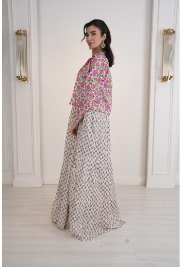 فستان أنيق واسع مع جاكيت قصير مزين بنقوش فستان أنيق واسع مع جاكيت قصير مزين بنقوش