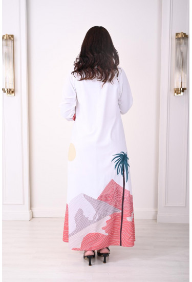 جلابية واسعة بطبعات فنية وأكمام أنيقة