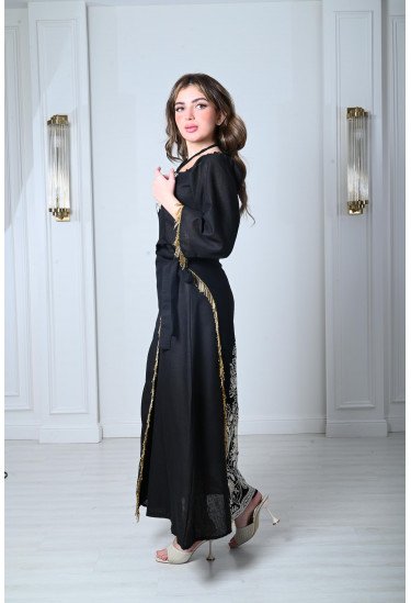 فستان نسائي بقصة ملفوفة وتطريز فخم