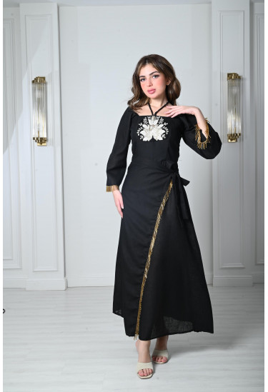 فستان نسائي بقصة ملفوفة وتطريز فخم