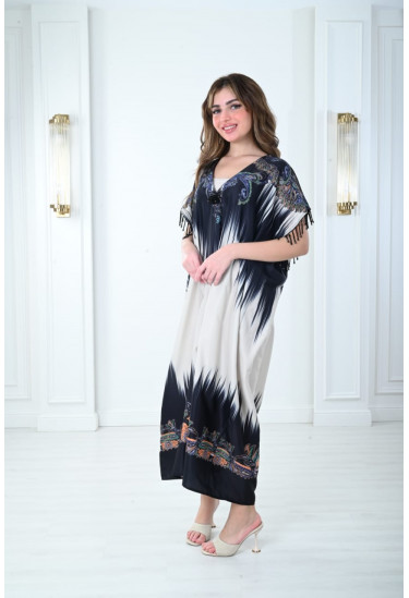 فستان نسائي بنقشات شرقية ولمسات كريستالية