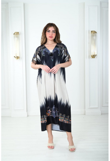 فستان نسائي بنقشات شرقية ولمسات كريستالية