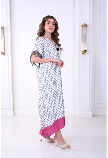 جلابية حرير أنيقة بنقوش دائرية ولمسات ستان