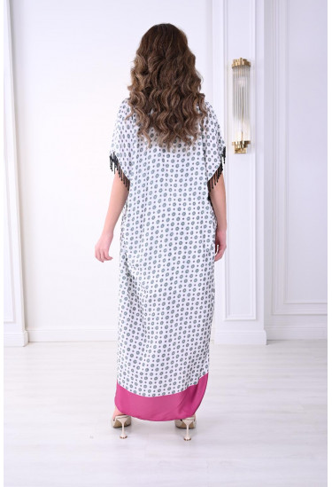 جلابية حرير أنيقة بنقوش دائرية ولمسات ستان