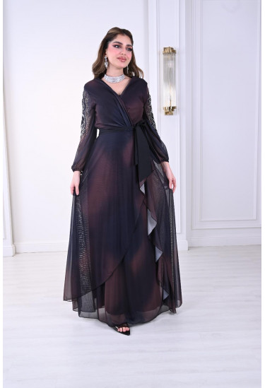 فستان نسائي بأكمام مطرزه