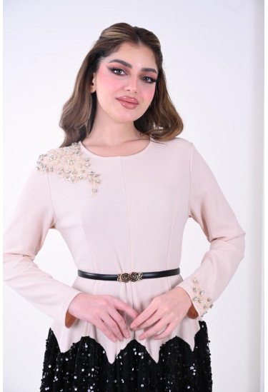فستان كلاسيكي بلمسه عصريه مميزه فستان كلاسيكي بلمسه عصريه مميزه