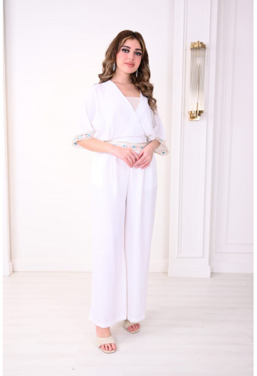 جمبسوت نسائي بأكمام واسعة وتطريز ملون جمبسوت نسائي بأكمام واسعة وتطريز ملون