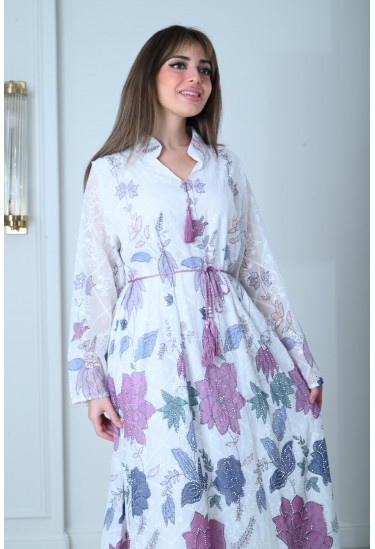 فستان نسائي بطباعات ورود رقيقة