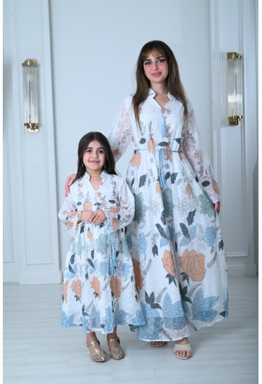 فستان نسائي بطباعات ورود رقيقة