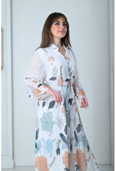 فستان نسائي بطباعات ورود رقيقة