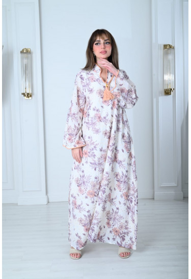 جلابية نسائية مع نقوش من الأزهار