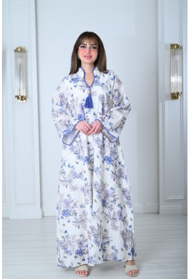 جلابية نسائية مع نقوش من الأزهار