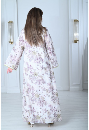 جلابية نسائية مع نقوش من الأزهار