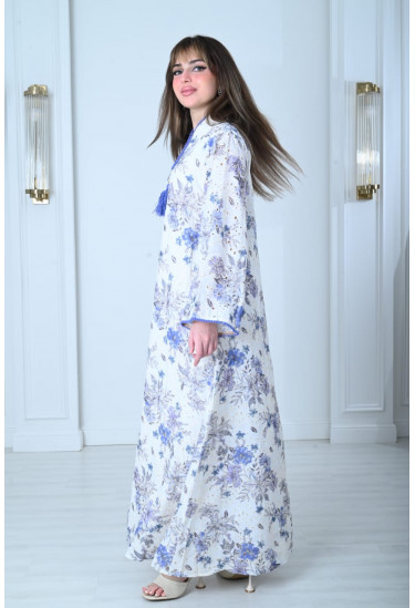 جلابية نسائية مع نقوش من الأزهار