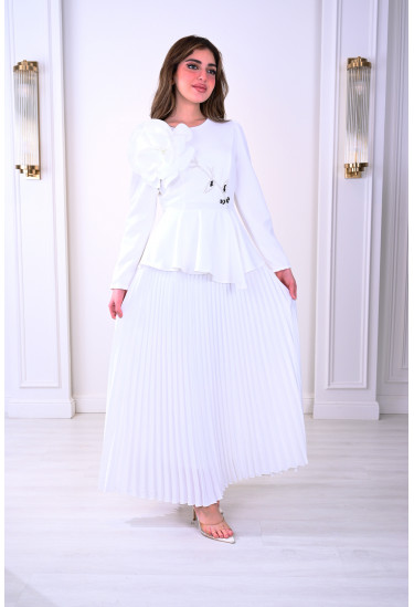 فستان بليسيه أنيق مع وردة بارزة للمناسبات فستان بليسيه أنيق مع وردة بارزة للمناسبات