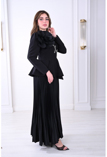 فستان بليسيه أنيق مع وردة بارزة للمناسبات فستان بليسيه أنيق مع وردة بارزة للمناسبات