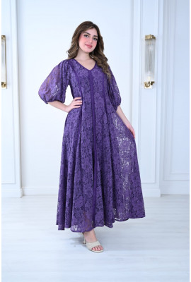 فستان دانتيل أنيق بأكمام واسعة وتصميم واسع 