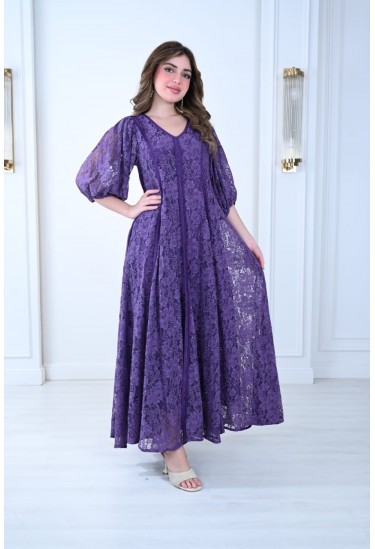 فستان دانتيل أنيق بأكمام واسعة وتصميم واسع 