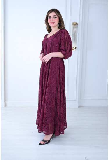 فستان دانتيل أنيق بأكمام واسعة وتصميم واسع 