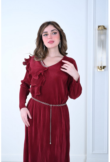 فستان مخمل بأكمام طويلة 