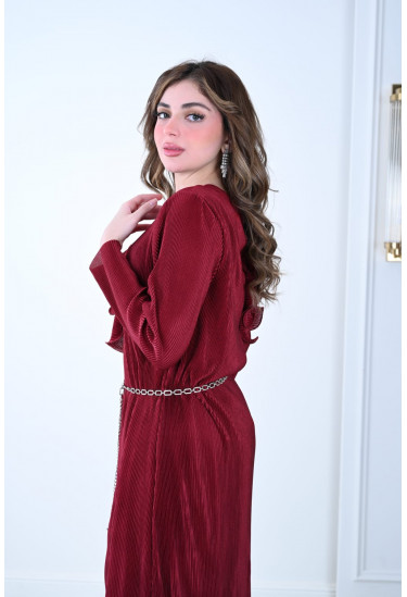 فستان مخمل بأكمام طويلة 