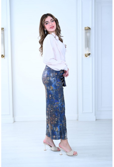 طقم مميز تنورة ميتاليك مع بلوزة كروس بأكمام واسعة